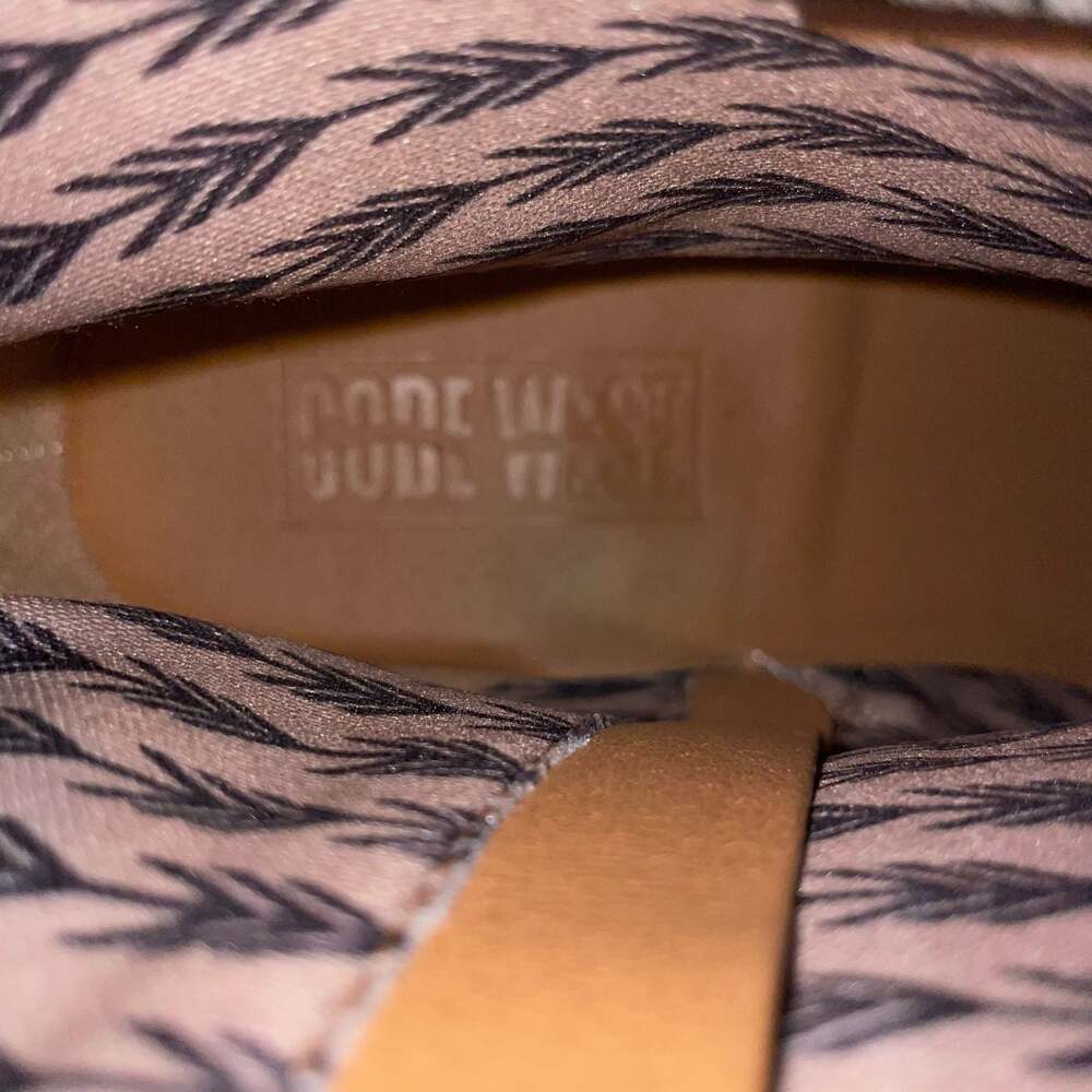 Code West - Picture 7 of 7